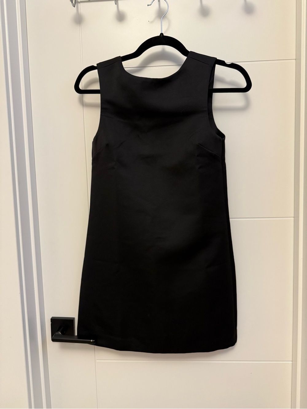 H&M Black Sleeveless Mini Shift Dress